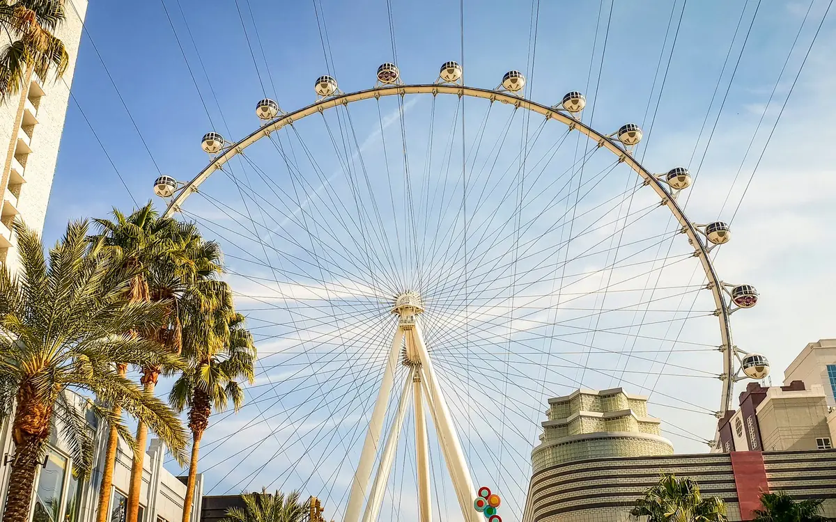 The High Roller observation wheel above The LINQ Promenade in daylight